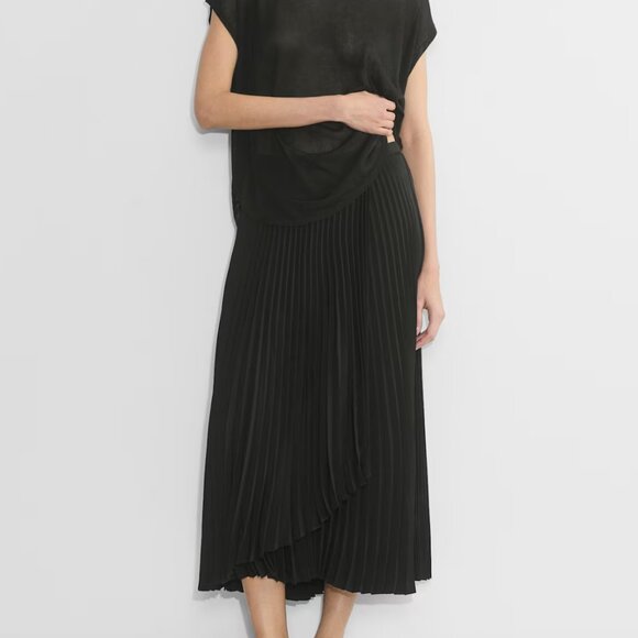 Aritzia Babaton pleated Ladder Skirt, XXS, Black - Picture 2 of 7